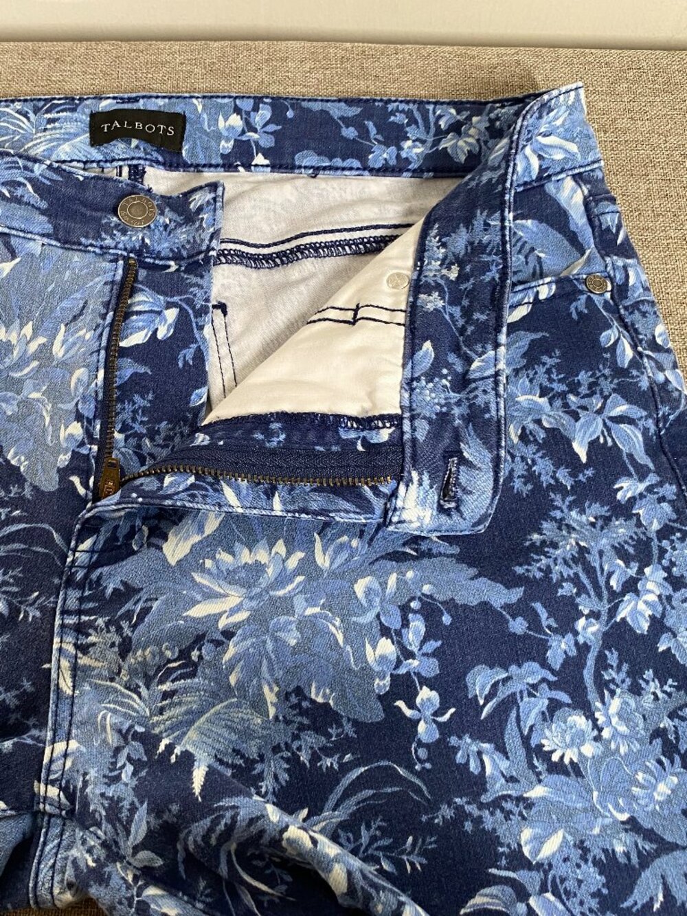 Talbots SLIM Ankle Denim Jeans Women's 10 Mid Rise Blue Floral Casual Pants - Picture 4 of 15